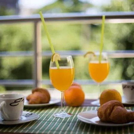 公寓 Mia - One Bedroom With Balcony