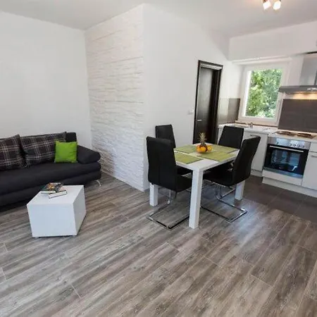 Apartmán Mia - One Bedroom With Balcony *