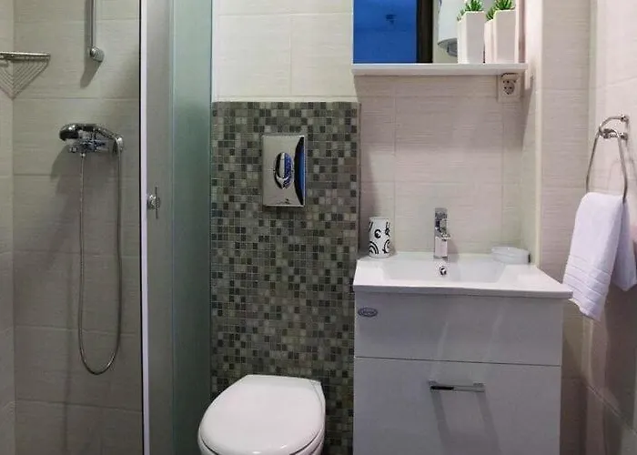 Mia - One Bedroom With Balcony