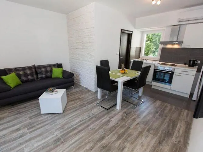 Apartman Mia - One Bedroom With Balcony *